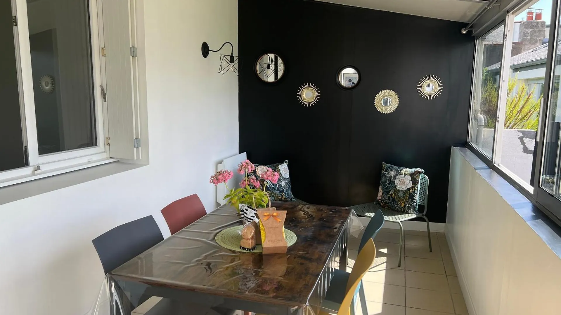Ref 329 - Riantec Maisonnette De Type Pecheur 3 Pieces Avec Jardin Clos Vila